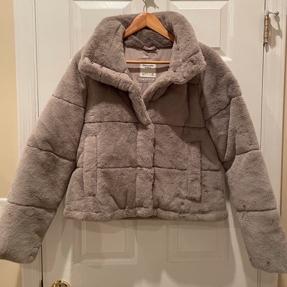 Like New Abercrombie & Fitch Mini Puffer, Dove Grey-M, Very Soft, No Flaws